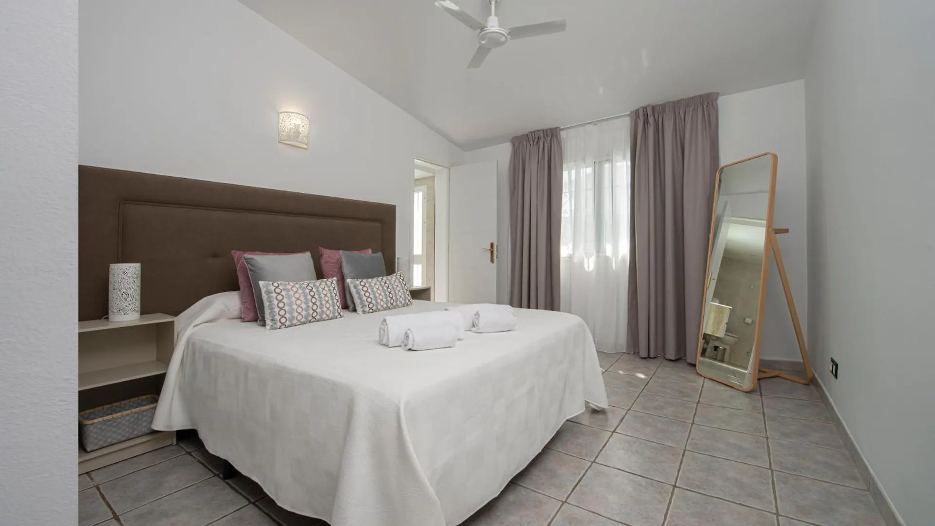Semesterbostad Villa Con Piscina Privada Benalmádena Spanien